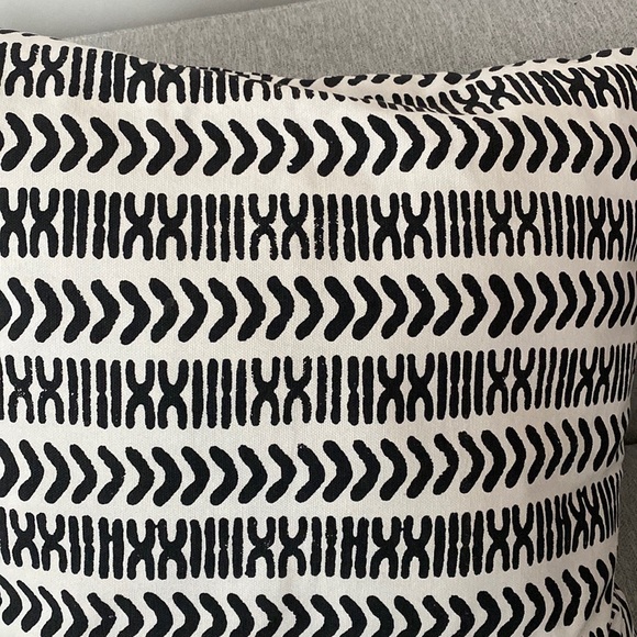 Decor Couch Pillows Set - Picture 3 of 3